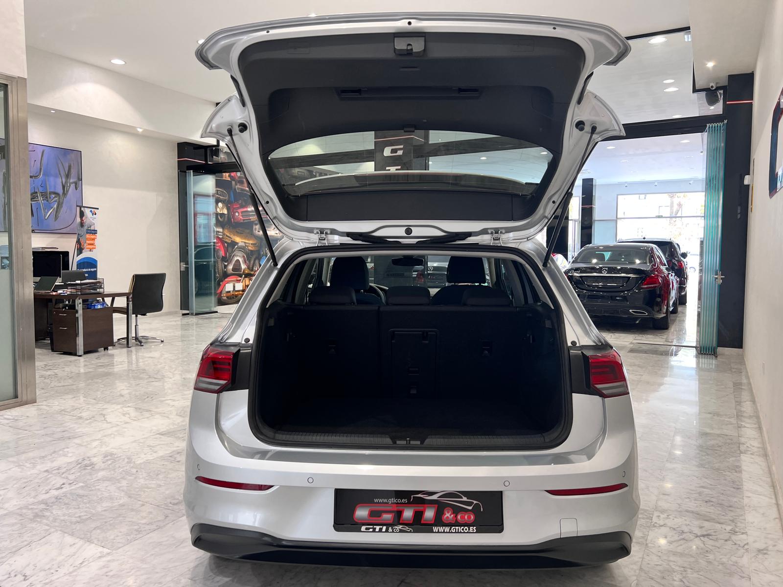 Volkswagen Golf 8 · foto 9