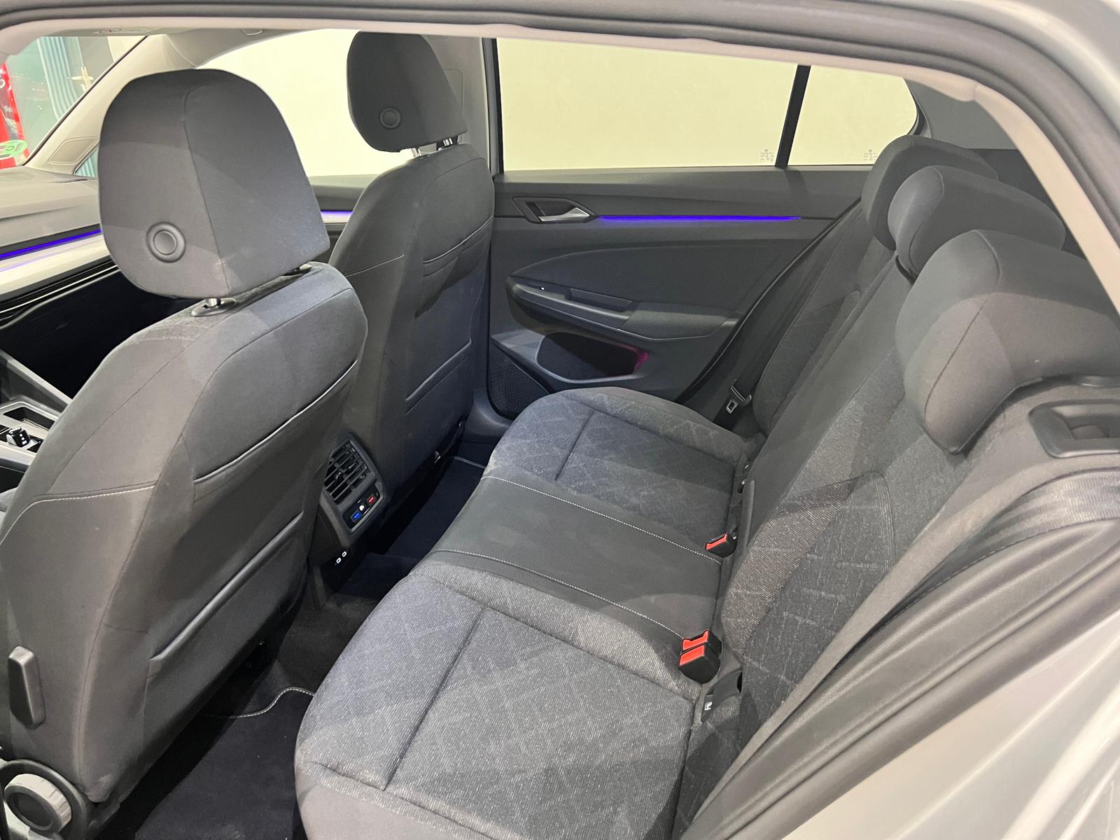 Volkswagen Golf 8 · foto 11