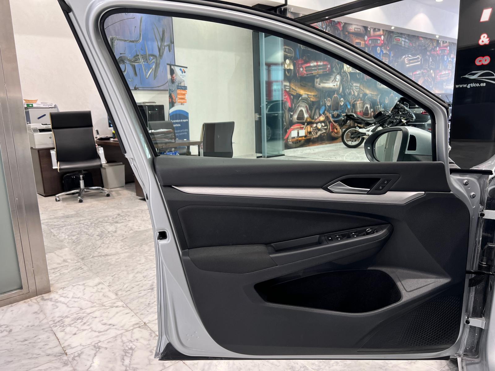 Volkswagen Golf 8 · foto 16