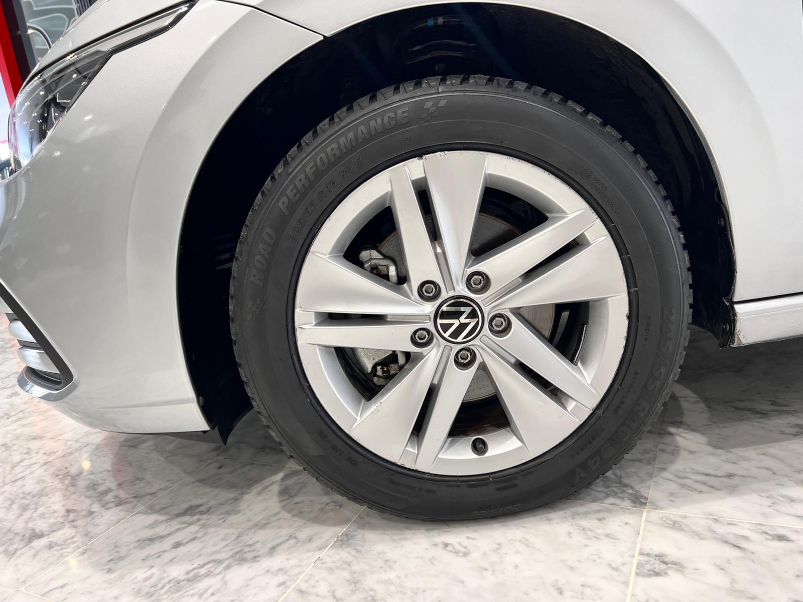 Volkswagen Golf 8 · foto 21